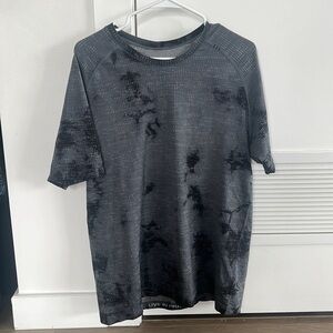 Lululemon metal vent tech shirt